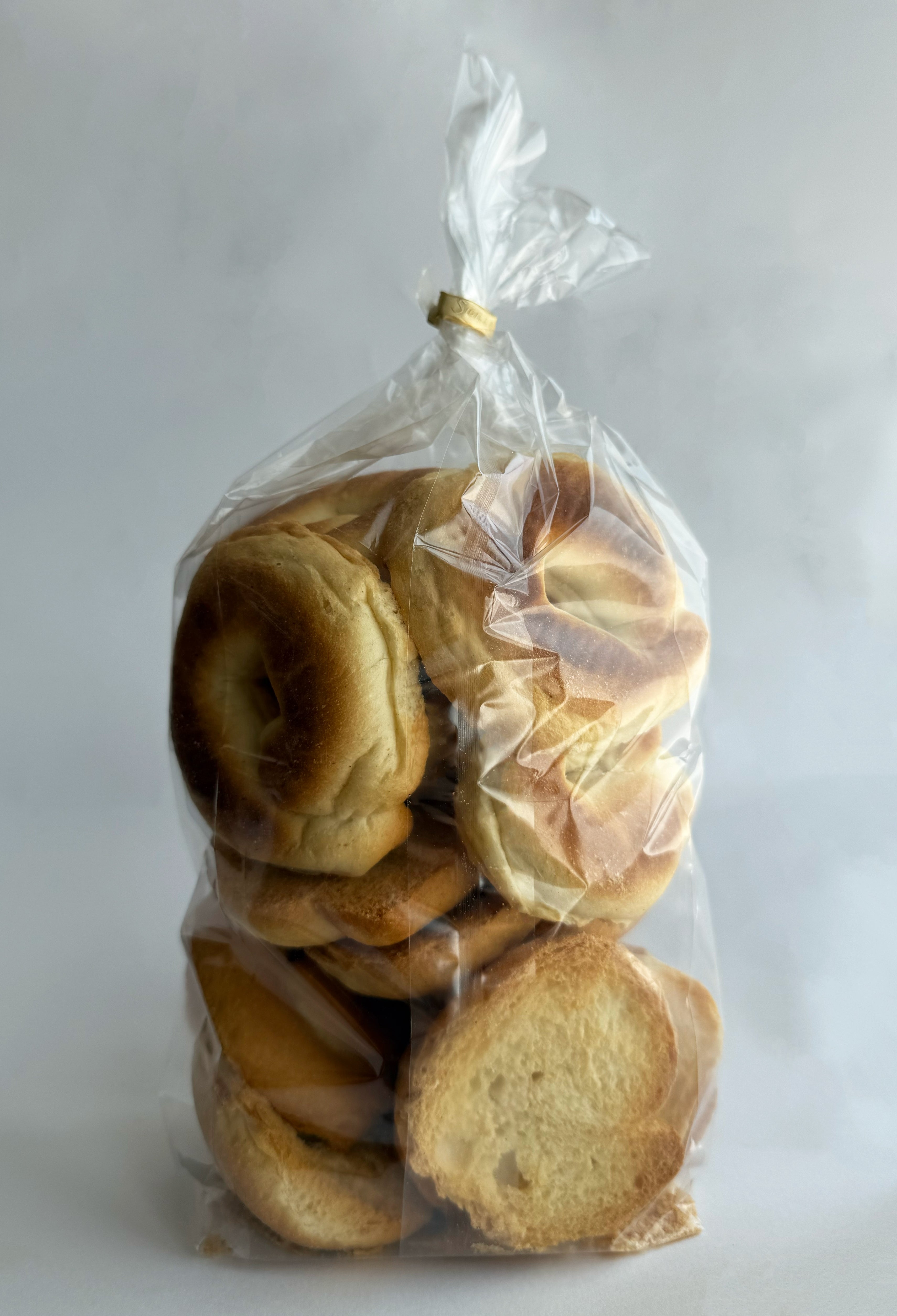 Friselline artigianali con farina 00 – Friselline di Mammà fatte a mano con olio, strutto, lievito e sale – Busta da 300g – €1,80