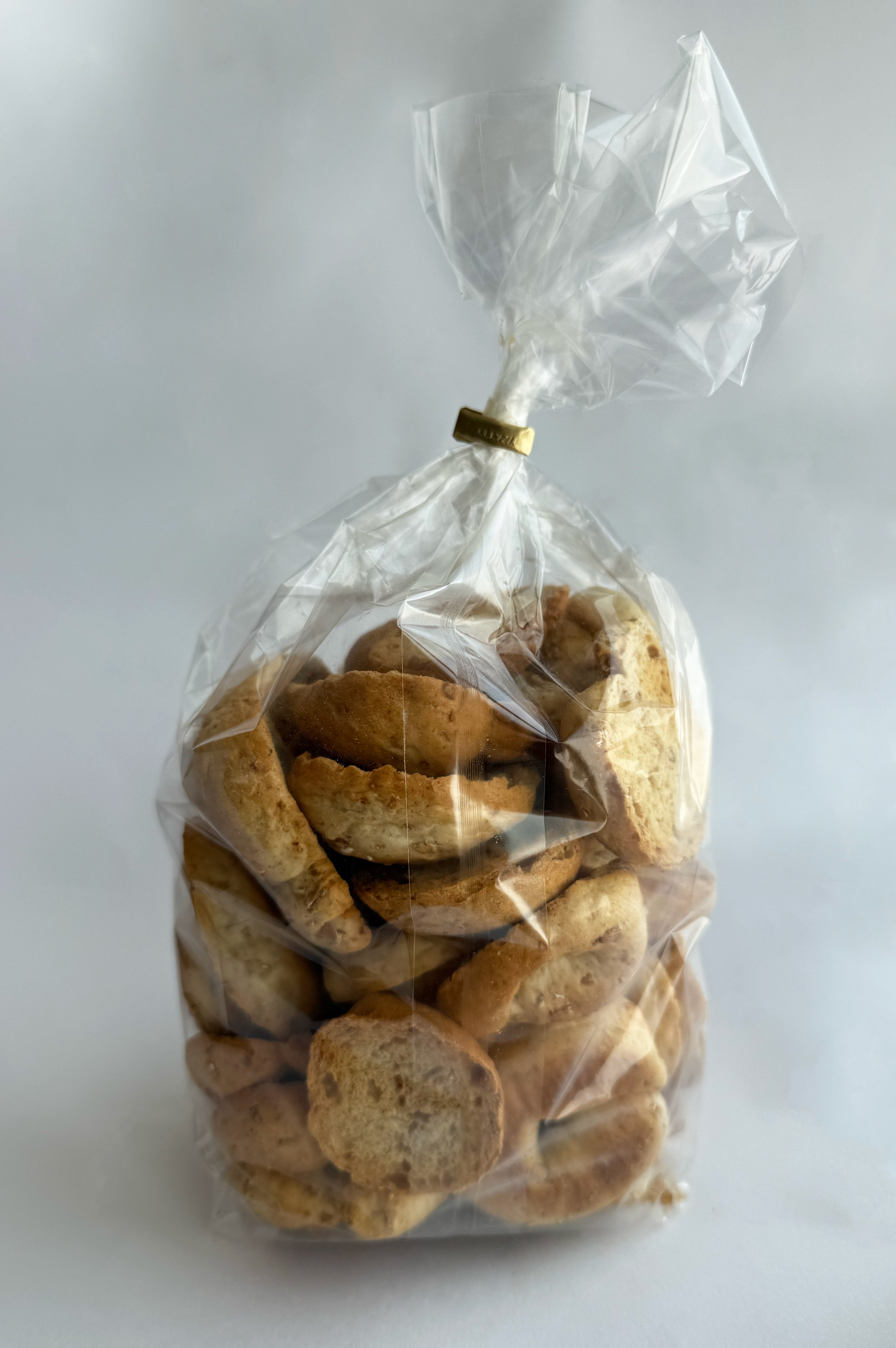 Friselline artigianali di farro – Friselline di Mammà fatte a mano con farina di farro, olio, strutto, lievito e sale – Busta da 300g – Specialità pugliese croccante – €3,60